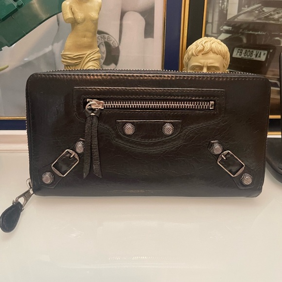 Authentic Balenciaga Lambskin Wallet Classic black.❤️🖤❤️ - Picture 1 of 14